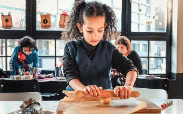 noël des mômes, atelier biscuits, pâtisserie, brasserie, convivialité, eden, centre culturel de charleroi