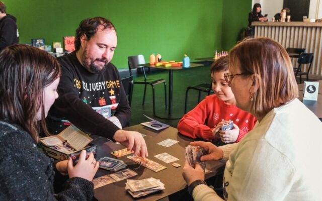 noël des mômes, jeux de société, ancre de ludo, convivialité, famille, jeune public, eden, centre culturel de charleroi