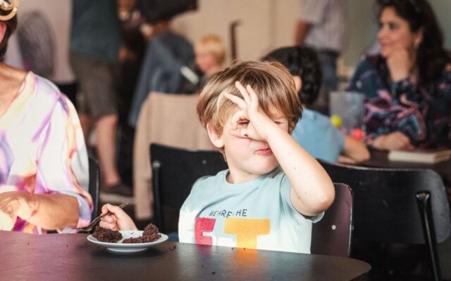 Noël des mômes, goûter, jeux, convivialité, jeune public, eden, centre culturel de charleroi